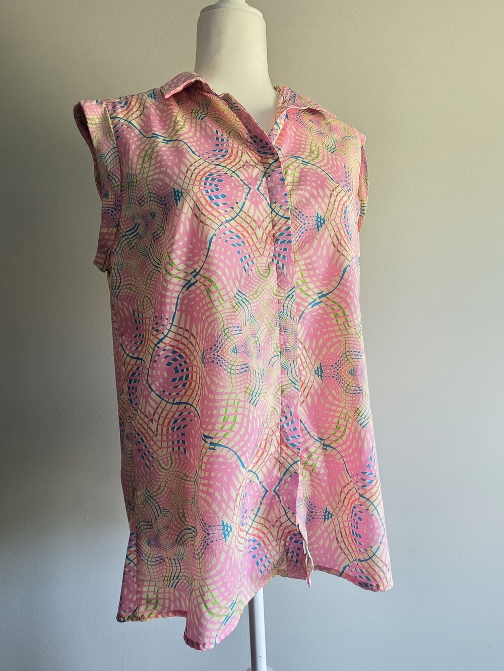 Millennium Women’s Large Pink Multicolor Abstract Geometric Sleeveless Blouse